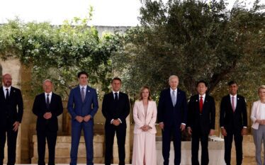 Liderët e G7-ës pajtohen t’i japin Ukrainës miliarda dollarë hua…