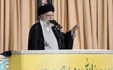 Khamenei i Iranit: Sulmi izraelit nuk duhet “as të ekzagjerohet…