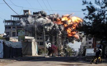 Vriten 10 palestinezë në sulmet e Izraelit në pjesë të…