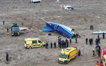 Mbijetojnë 28 pasagjerë nga rrëzimi i aeroplanit në Kazakistan