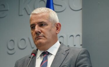 Serbia nuk e lejon vizitën e ministrit Sveçla në Luginë,…