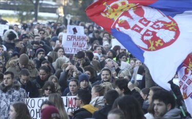 Mbahen protesta studentore “Ndalo, Serbi” në shumë qytete të Serbisë