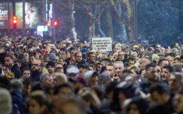 Studentët në protestë në Podgoricë: Ose plotësimi i kushteve deri…