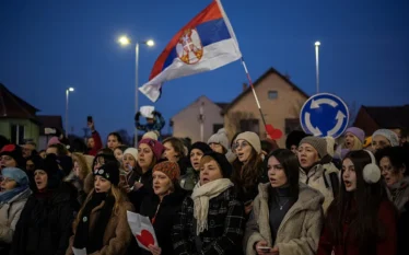 Studentët në Serbi kërkojnë përgjegjësi: Pjesëmarrësi i sulmit në protesta…