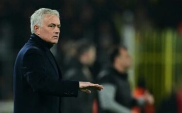 Mourinho ‘shpërfill’ Guardiolën dhe Fergusonin kur emëron trajnerin më të…