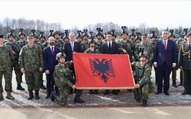 Shqipëria dërgon kontingjentin e parë në operacionin e BE-së në…